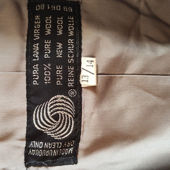 Vintage ladies tweed, wool blazer, size 13/14 Made in Uruguay. Fits like 6 or 8. - Picture 6 of 16